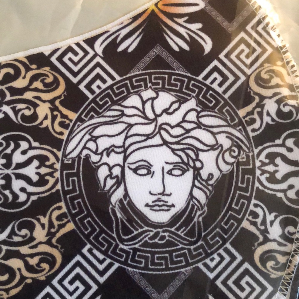 Designer mask - Picture 2 of 3